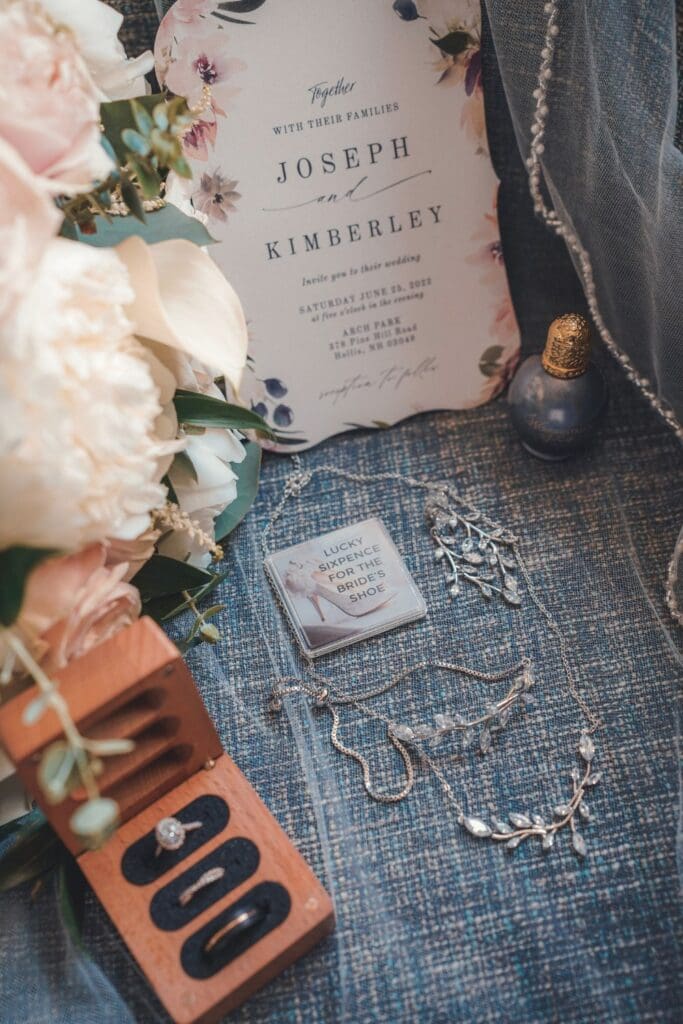 Invitation, Jewelry, Flowers Flat lay
